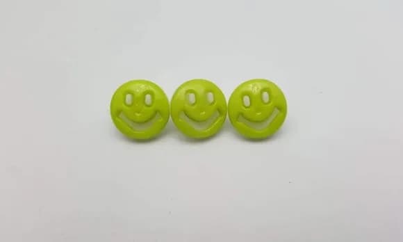 Aplique Botão de Carinha Feliz Verde de 1,3cm - 20 unidades