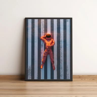 Quadro Astronauta Deitado no Chão 359