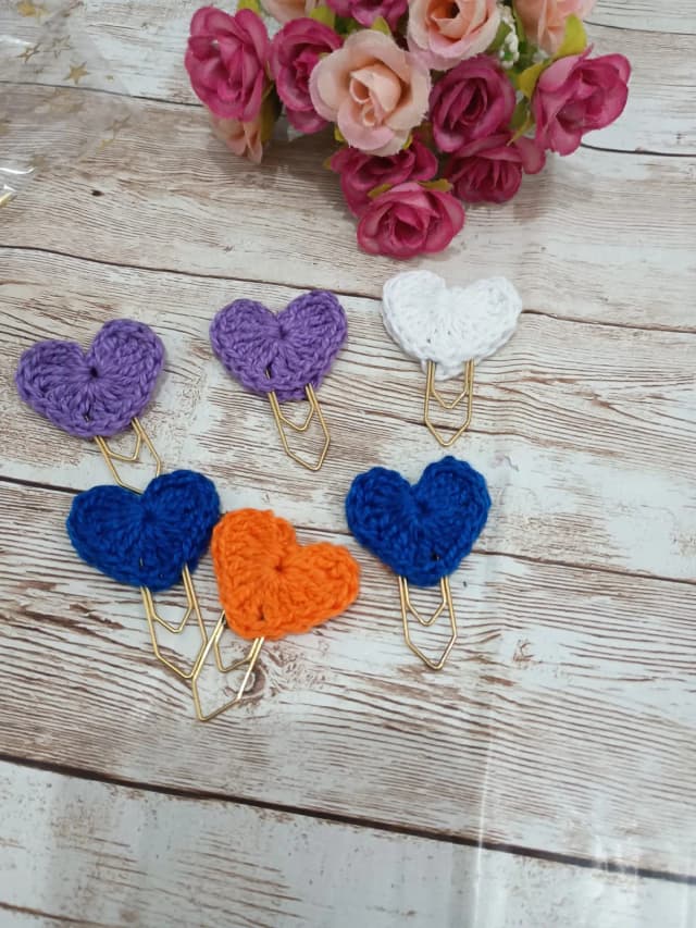 Clips de Crochê Artesanais em Formato de Coração