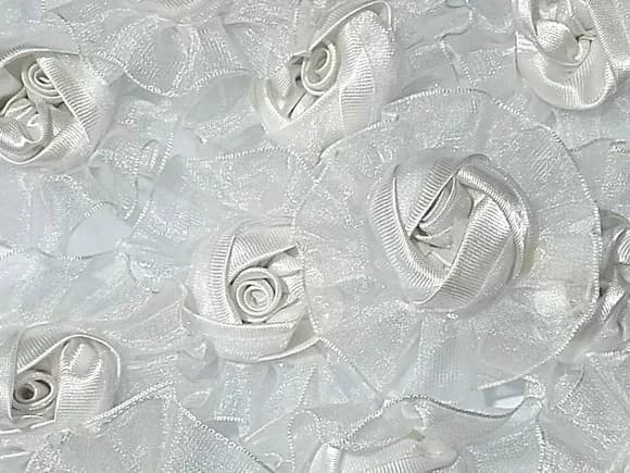 Flor Branca com Tecido Organza Pacote com 10 Unidades