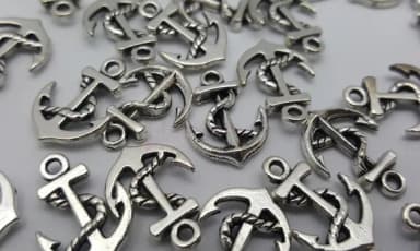 Pingente de ancora em Metal Prateado de 1,7cm - 15 unidades