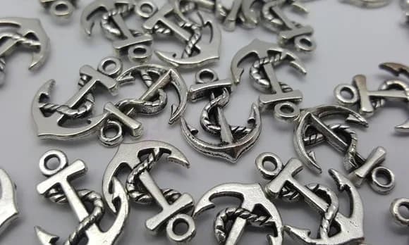 Pingente de ancora em Metal Prateado de 1,7cm - 15 unidades