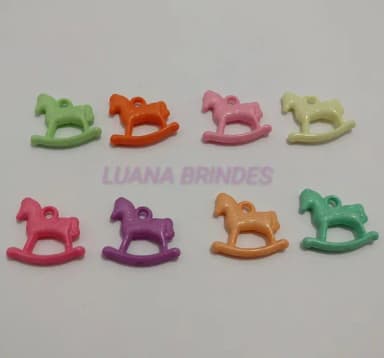 Pingente Mini Cavalo de acrilico Pct 20 Unidades