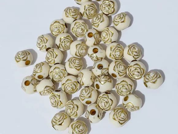 Bola Flor com Dourado 10mm Pacote com 100 Unidades