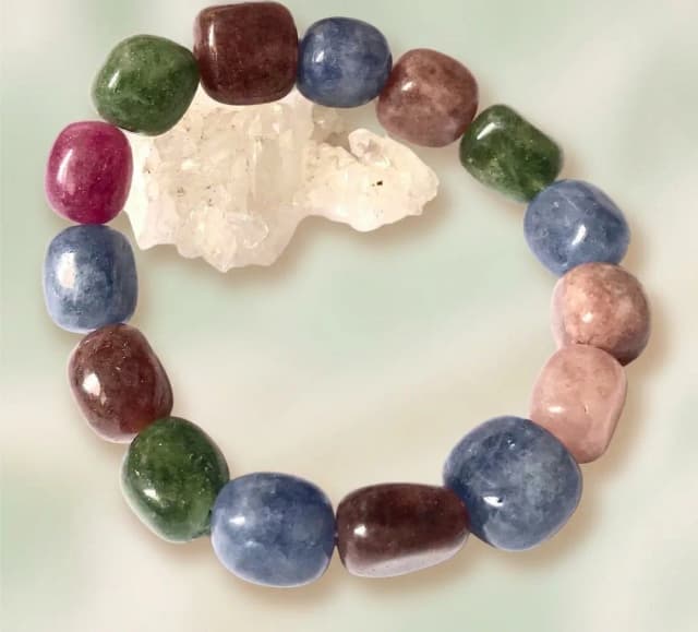 Pulseira Artesanal com Jade Colorida ( Pedras Roladas )