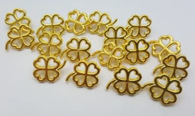 Botão Trevo Dourado de 1,9cm - 15 Unidades