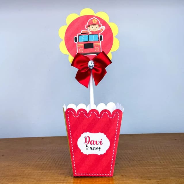 PEGUE E MONTE - Centro de Mesa BOMBEIRO - Decoração de Festa | Lembrancinhas | Aniversário | Personalizados
