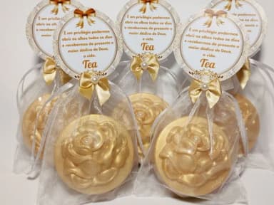 Lembrancinha de Aniversário 80 Anos: Sabonete Botão de Rosa