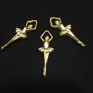 Pingente Bailarina de Acrílico Dourado 8,0cm Pct 6 Unidades