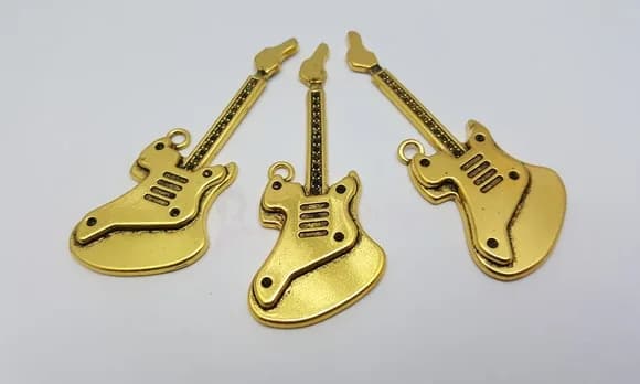 Pingente de Guitarra Dourado de 7,3cm