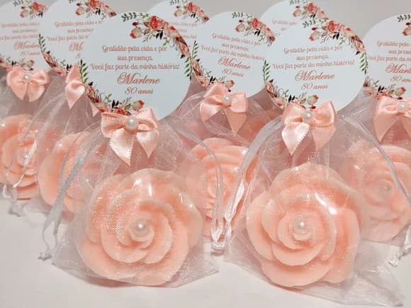 Lembrancinha de Aniversário 80 Anos: Sabonete Rosa Luxo
