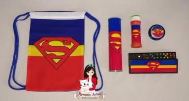Kit Jogos + Bolha na Mochila Super Homem