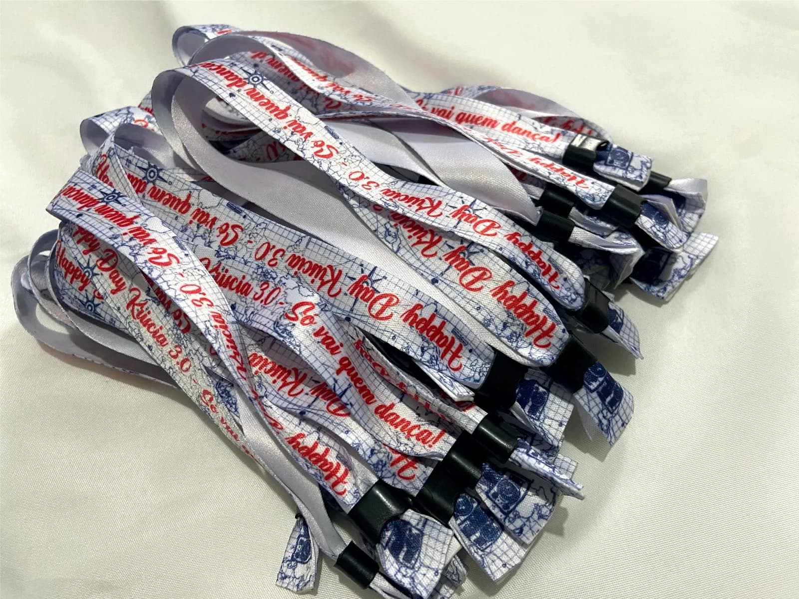 Pulseiras Personalizadas de Tecido Festas e Eventos !