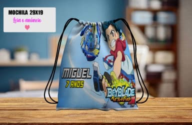 Mochilinha personalizada para lembrancinhas do Bey Blade