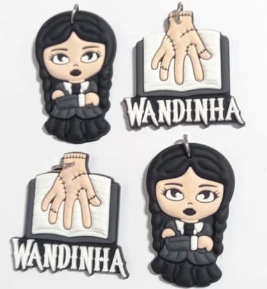 Pingente Wandinha e Mãozinha Emborrachado 6 Unidades