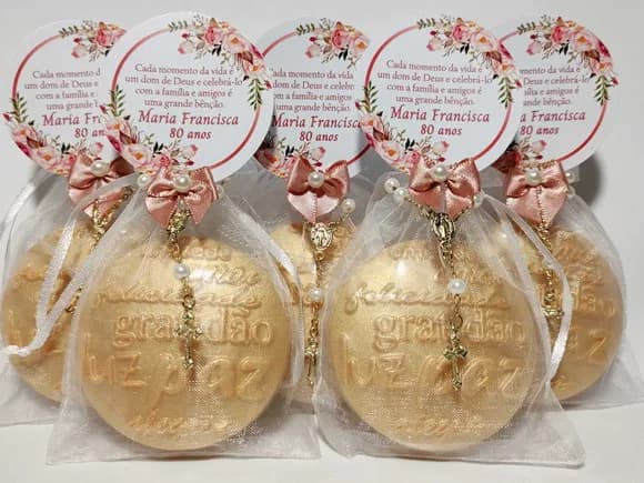 Lembrancinha 80 Anos: Sabonete Desejos de Gratidão com Terço