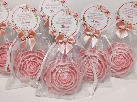 Lembrancinha 80 Anos: Sabonete Rosa Delicada Luxo