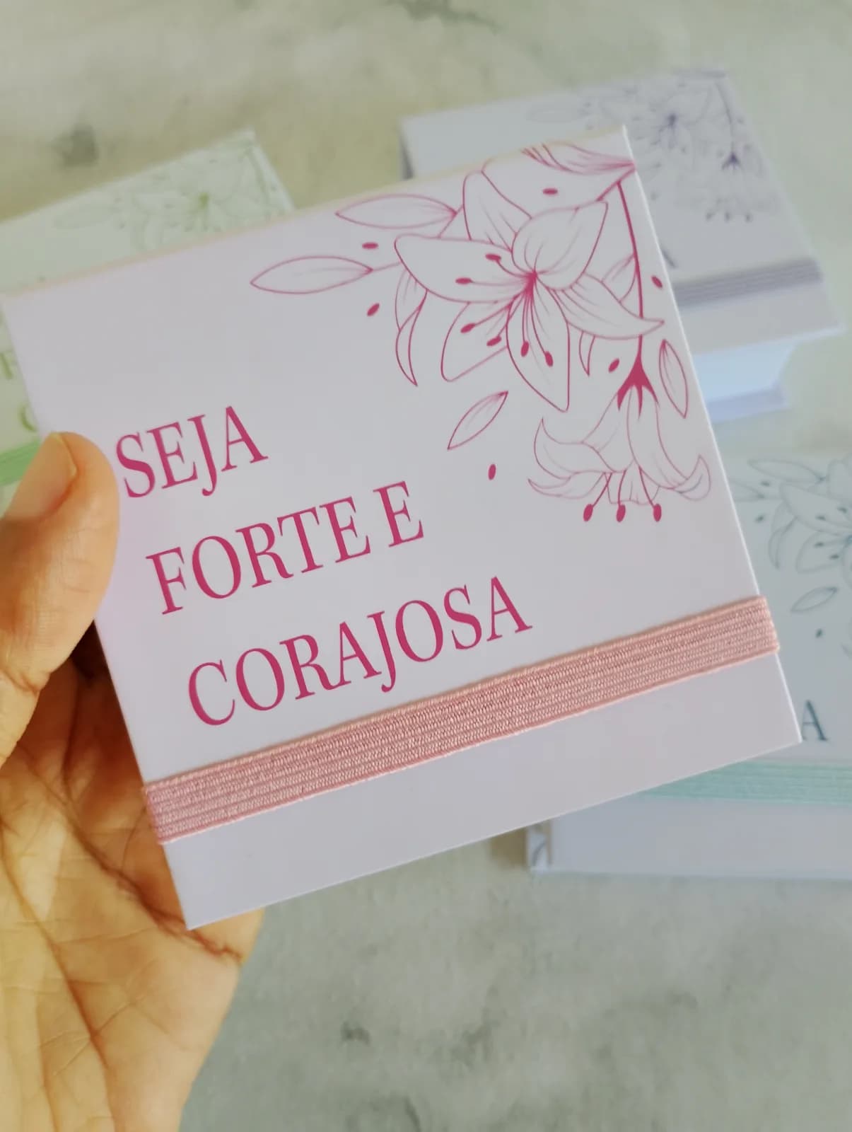 10 Caixinha de Promessas com 200 Promessas / Forte e Corajosa
