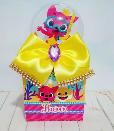 Caixa Cubo Baby Shark Menina