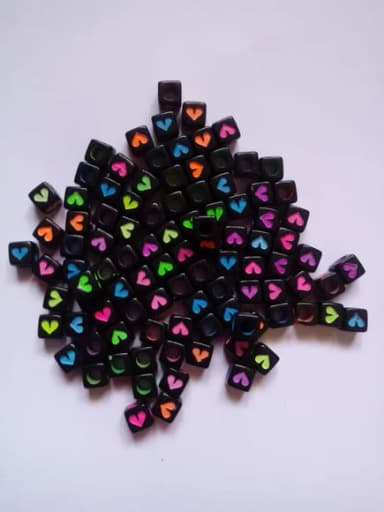 Dadinho Preto Coracao c/furo passante 7MM Pct c/100 unid