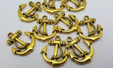 Pingente Âncora de Metal Dourado de 2,3cm Pacote com 10 Peça
