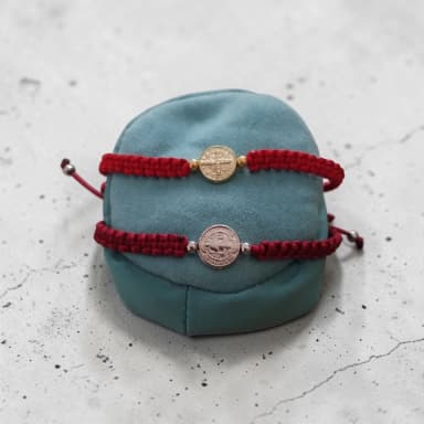 Pulseira artesanal de macramê