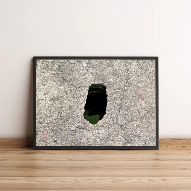 Quadro com Textura de Parede Rústica e Abertura Central 2041