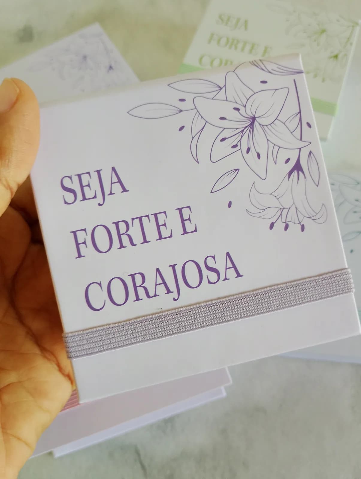 10 Caixinha de Promessas com 200 Promessas / Forte e Corajosa