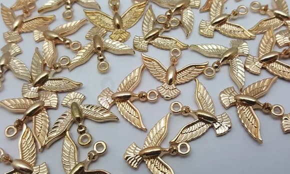 Pingentes Divino Espírito Santo Dourado 1,7cm Pct 8 Unidade