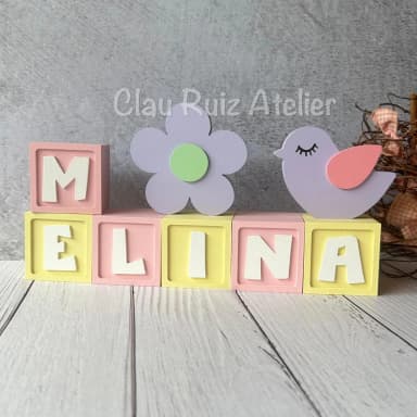 Cubos Decorativos Personalizados 6x6 cm com Passarinho 8 cm e Flor 10cm em MDF para Quarto de Bebê e Festa Infantil
